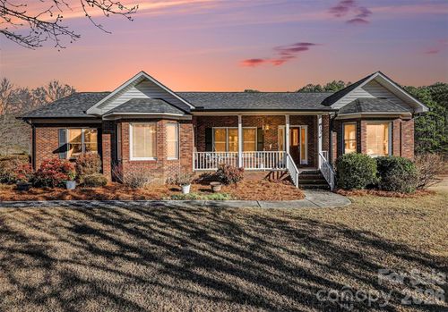 135 Jefferson Ave, Kannapolis, NC, 28081-9163 | Card Image