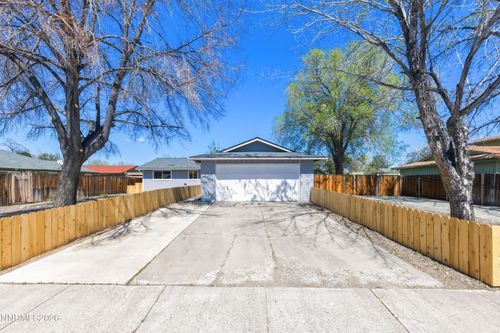 832 E Greenbrae Dr, Sparks, NV, 89434-3475 | Card Image