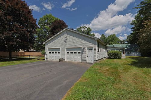 94 James St, Wilder, VT, 05088-3022 | Card Image