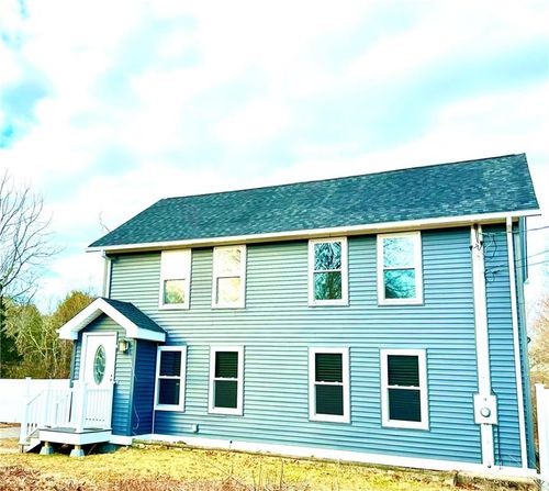 7 Myrtle Ave, Wood River Junction, RI, 02894-1106 | Card Image