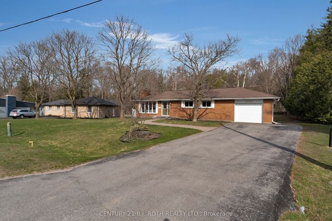 3763 Whitecap Dr, House other with 3 bedrooms, 2 bathrooms and 5 parking in Innisfil ON | Image 33