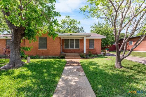 1412 E Leon St, Gatesville, TX, 76528-2218 | Card Image