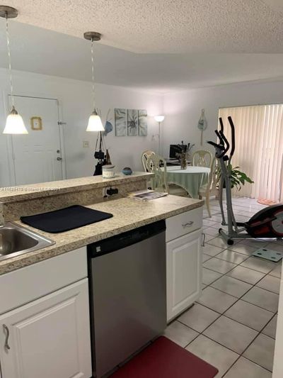 104 - 8670 Sw 212th St, Condo with 2 bedrooms, 2 bathrooms and null parking in Cutler Bay FL | Image 2