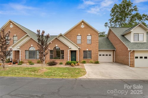 1635 20th Avenue Ct Ne, Hickory, NC, 28601-2177 | Card Image