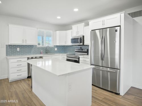 4006 N 11th Ave, Phoenix, AZ, 85013-3305 | Card Image