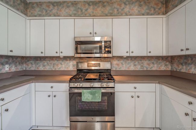 24593 Redwing Dr, House other with 4 bedrooms, 3 bathrooms and null parking in Novi MI | Image 15