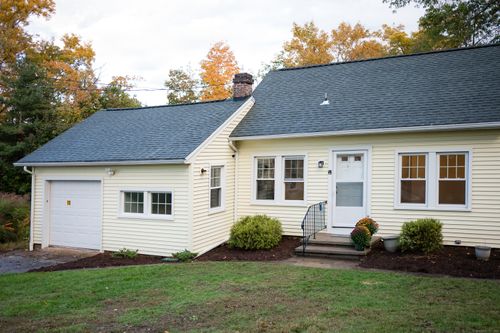 10 Eli Yale Ter, Branford, CT, 06405-4209 | Card Image