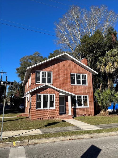 204 Nw 3rd St, GAINESVILLE, FL, 32601-5262 | Card Image
