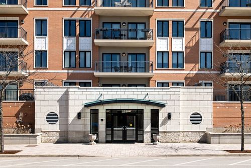 unit-314-135 S York St, Elmhurst, IL, 60126-3474 | Card Image