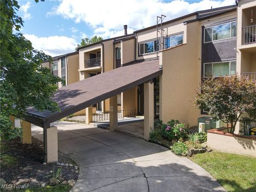 apt-206-171 Court Dr, Fairlawn, OH, 44333-3082 | Card Image