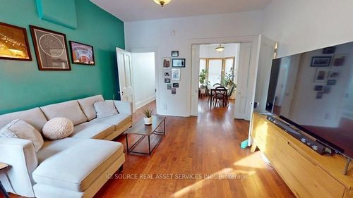 132 Ferguson Ave N, Hamilton, ON, L8R1L7 | Card Image