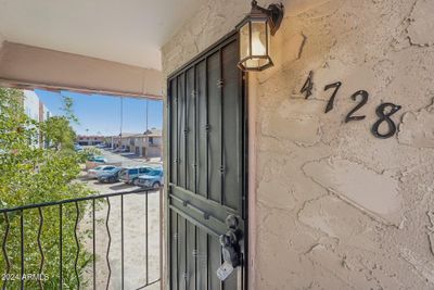 4728 E Belleview Street, Condo with 2 bedrooms, 1 bathrooms and null parking in Phoenix AZ | Image 2