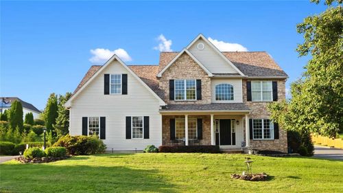 521 Deerfield Dr, Nazareth, PA, 18064-1243 | Card Image