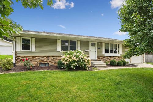 707 7th Ave Ne, Oelwein, IA, 50662-1329 | Card Image