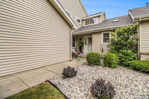 3542 Kirkaldy Cir, Portage, MI, 49024-7886 | Card Image