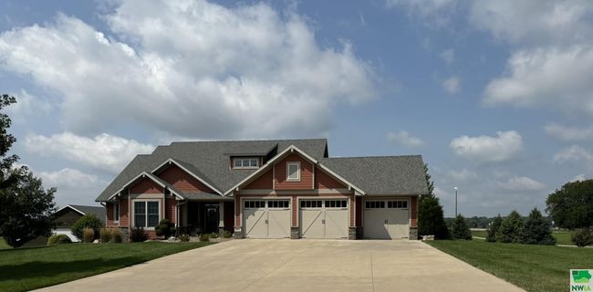 925 Sunrise Trl, House other with 5 bedrooms, 3 bathrooms and null parking in Sioux Center IA | Image 47