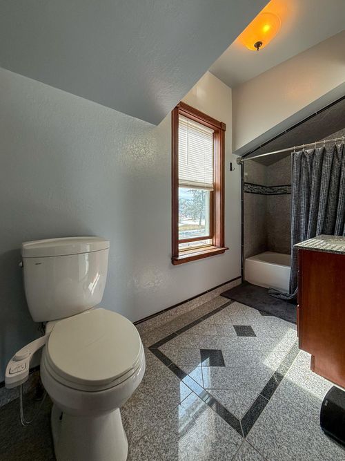 807 21st St Nw, Bemidji, MN, 56601-4460 | Card Image