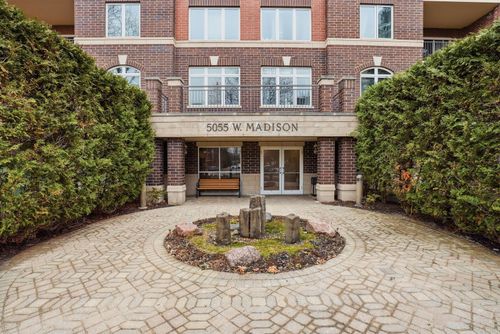 402-5055 Madison St, Skokie, IL, 60077-2573 | Card Image