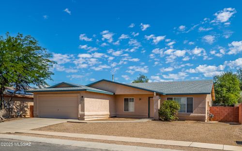 7835 S Danforth Ave, Tucson, AZ, 85747-5122 | Card Image