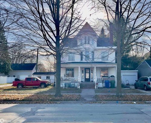 1602 Clark St, Charles City, IA, 50616-3821 | Card Image