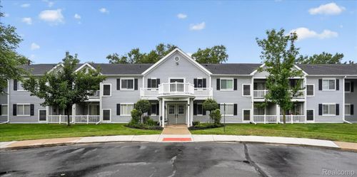 117-1127 S Lake Dr, Novi, MI, 48377-1816 | Card Image