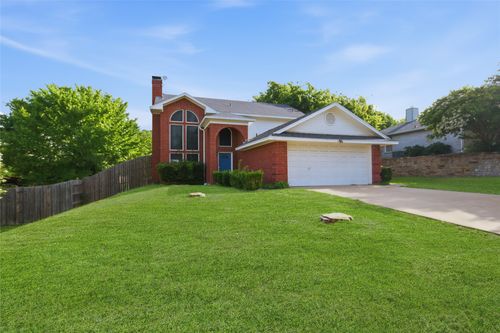 1406 Westbriar Dr, Weatherford, TX, 76086-5026 | Card Image