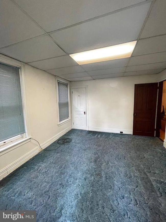 335 W Walnut St, Townhouse with 5 bedrooms, 2 bathrooms and null parking in Kutztown PA | Image 18