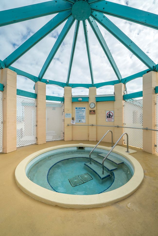 Jacuzzi | Image 33