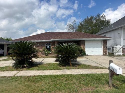 3228 Veronica Dr, Chalmette, LA, 70043-3556 | Card Image