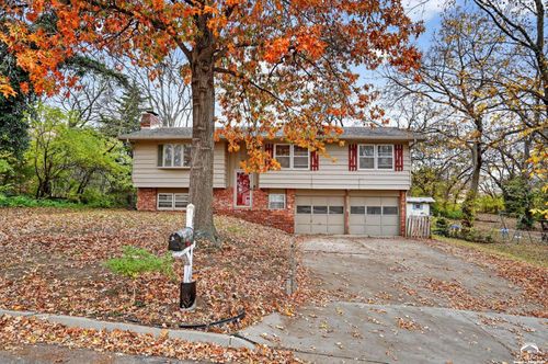 1021 Holiday Dr, Lawrence, KS, 66049-3008 | Card Image