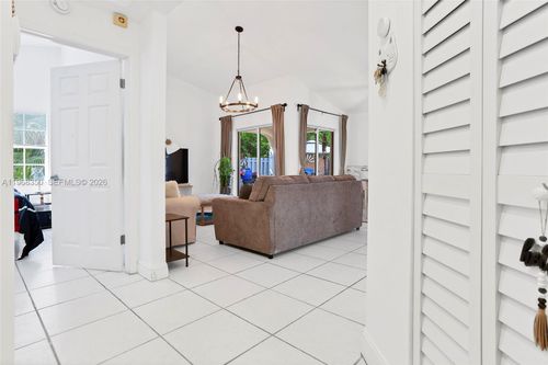 1595 Springside Dr, Weston, FL, 33326-2746 | Card Image