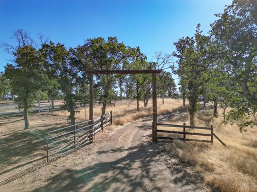 16300 Ranchero Dr, Red Bluff, CA, 96080 | Card Image