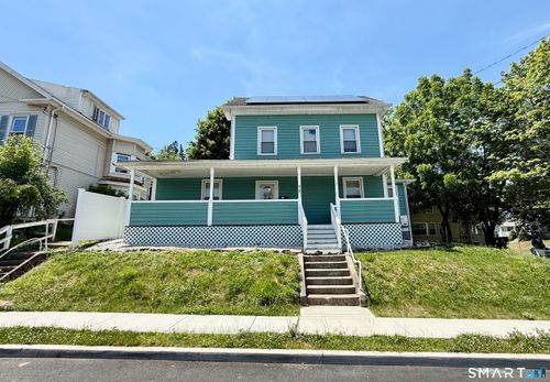 11 Silver St, Meriden, CT, 06450-5824 | Card Image