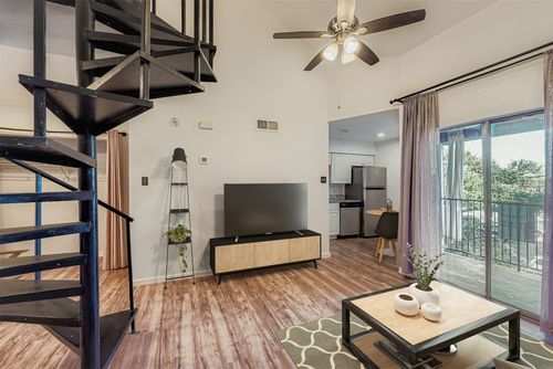 208-1840 Burton Dr, Austin, TX, 78741-4270 | Card Image