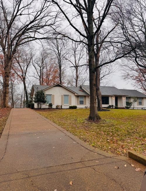 113 Millbrook Rd, Hendersonville, TN, 37075-5512 | Card Image