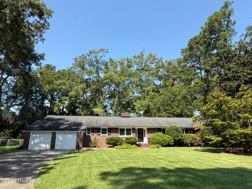 703 Morrison Ln, Laurinburg, NC, 28352-4220 | Card Image