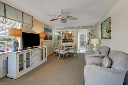211-5 High Point Cir, NAPLES, FL, 34103-4261 | Card Image