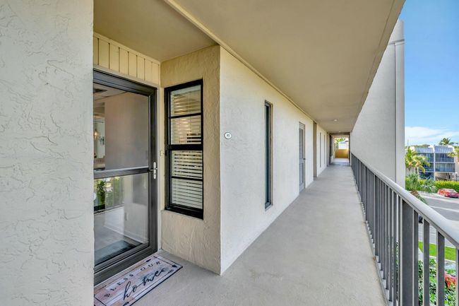 UNIT-402 - 15 Royal Palm Way, Condo with 2 bedrooms, 2 bathrooms and null parking in Boca Raton FL | Image 32