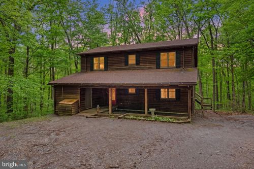 132 Bobcat Dr, BERKELEY SPRINGS, WV, 25411-5663 | Card Image