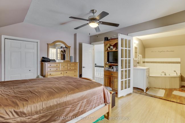 5338 Nauvoo Rd, House other with 3 bedrooms, 2 bathrooms and 3 parking in Warwick ON | Image 17