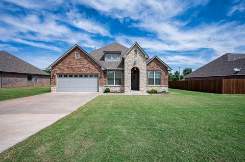 9 Southpointe Ave, Tuttle, OK, 73089-4010 | Card Image