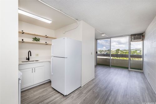 b609-1555 Pohaku St, Honolulu, HI, 96817-2874 | Card Image