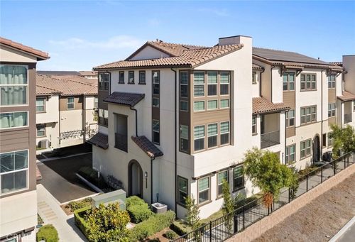 10319 Triple Crown Ln, Cypress, CA, 90720-5268 | Card Image