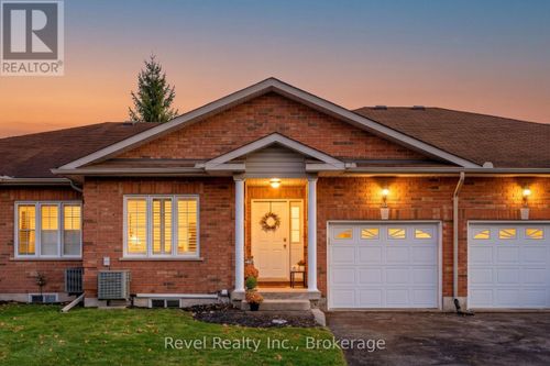 10-111 Colborne Street, Kawartha Lakes (Fenelon Falls), ON, K0M1N0 | Card Image