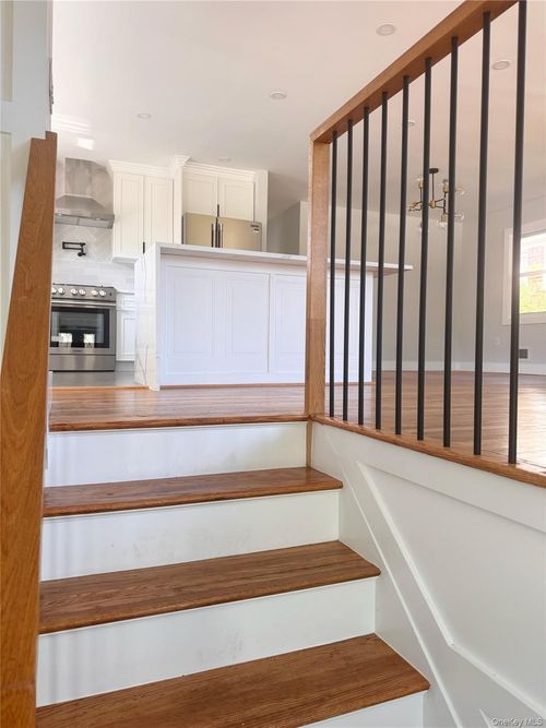 7330 244th St, Little Neck, NY, 11362-2325 | Card Image