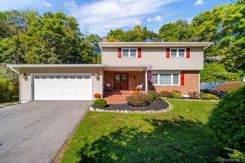 75 Alda Dr, Poughkeepsie, NY, 12603-5421 | Card Image
