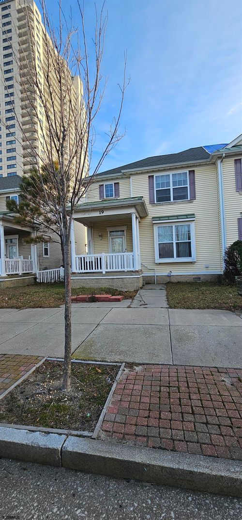 21 N New Hampshire Ave, Atlantic City, NJ, 08401-5536 | Card Image
