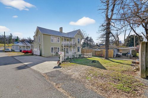 7 Marshall St, Sparta, TN, 38583-1633 | Card Image