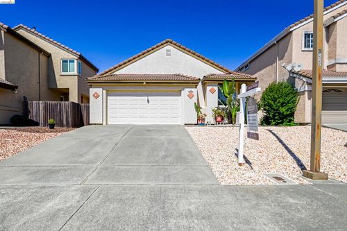 240 Seabury St, Suisun City, CA, 94585-4107 | Card Image