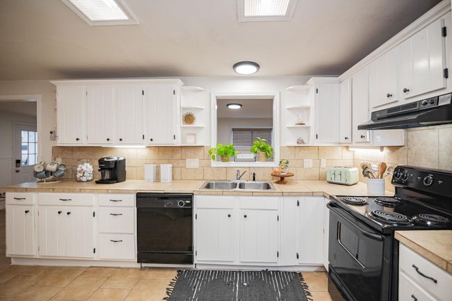 403 Olive St, House other with 3 bedrooms, 3 bathrooms and null parking in Port O Connor TX | Image 13